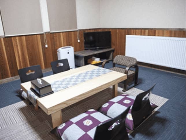 厚岸の牡蠣　マルえもん